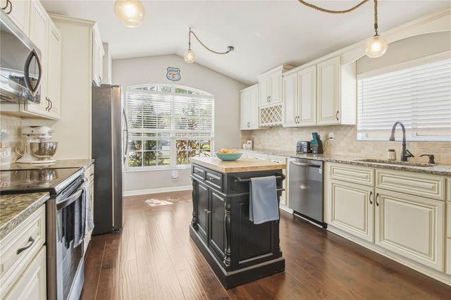 10215 CHARLESTON CORNER ROAD, Tampa, FL 33635