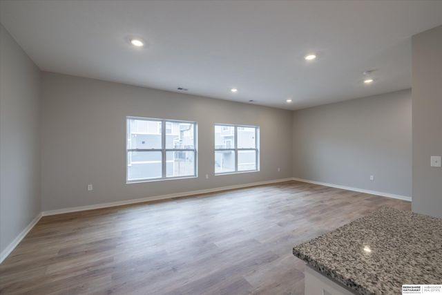 5407 S 208 Court, Elkhorn, NE 68022