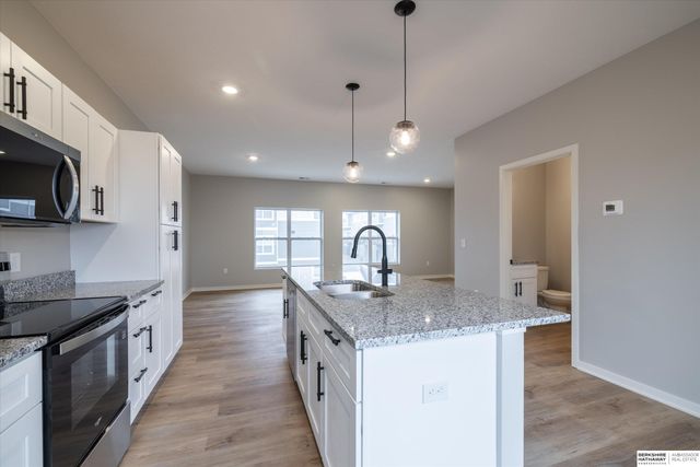 5407 S 208 Court, Elkhorn, NE 68022