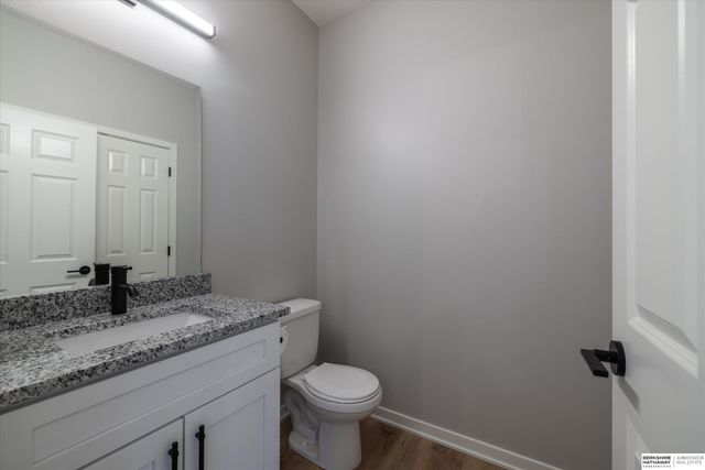 5407 S 208 Court, Elkhorn, NE 68022