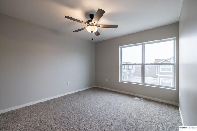 5407 S 208 Court, Elkhorn, NE 68022