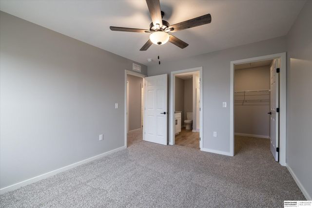 5407 S 208 Court, Elkhorn, NE 68022