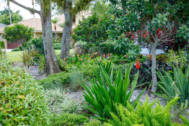 900 COSMOS Court, Wellington, FL 33414