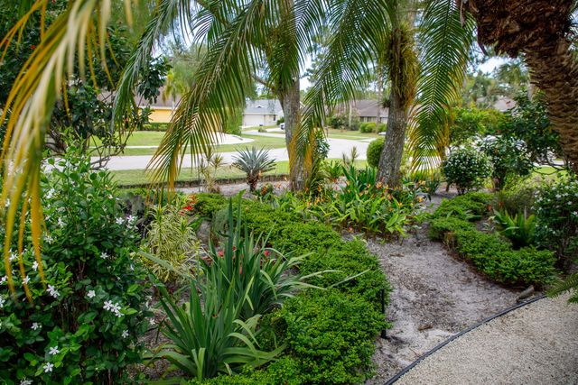 900 COSMOS Court, Wellington, FL 33414