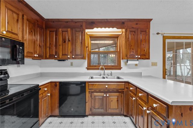 4957 Warwick Ct, Prince George, VA 23875