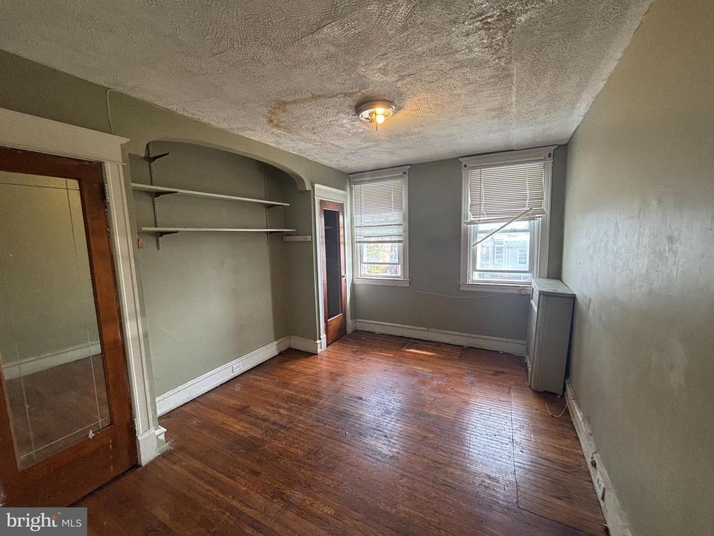 7349 E WALNUT LN, Philadelphia, PA 19138