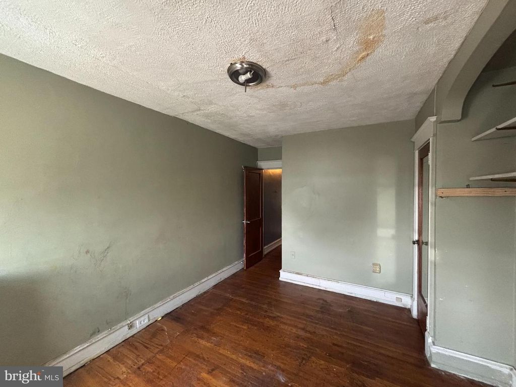 Image 10 of property listing at 7349 E WALNUT LN, Philadelphia, PA 19138