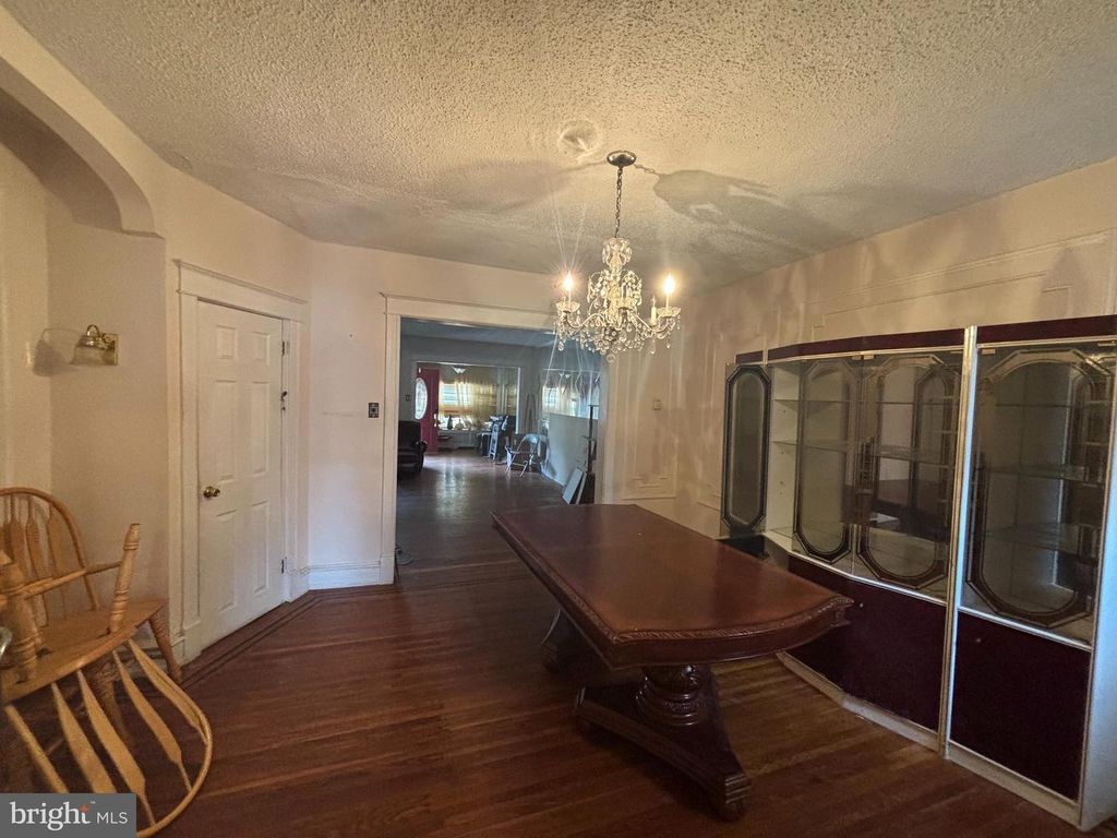 Image 14 of property listing at 7349 E WALNUT LN, Philadelphia, PA 19138