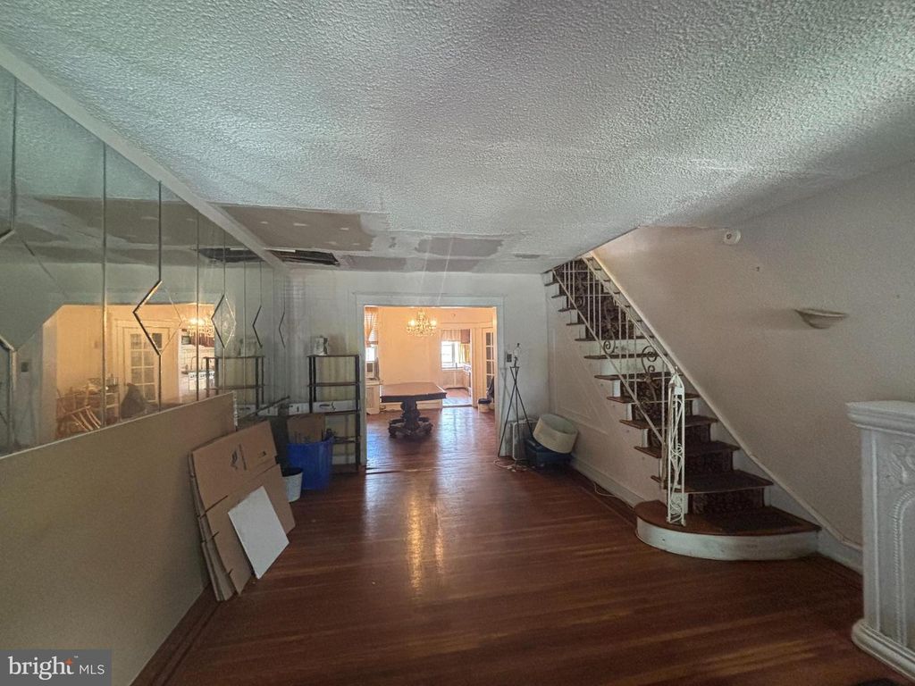 Image 16 of property listing at 7349 E WALNUT LN, Philadelphia, PA 19138