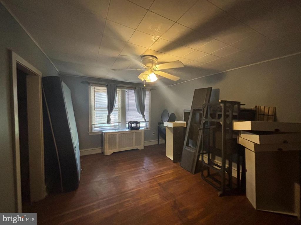 Image 4 of property listing at 7349 E WALNUT LN, Philadelphia, PA 19138