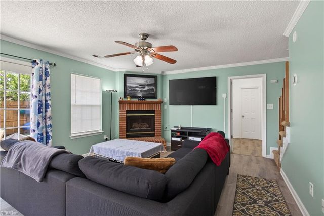 103 Kathleen PL, Yorktown, VA 23693