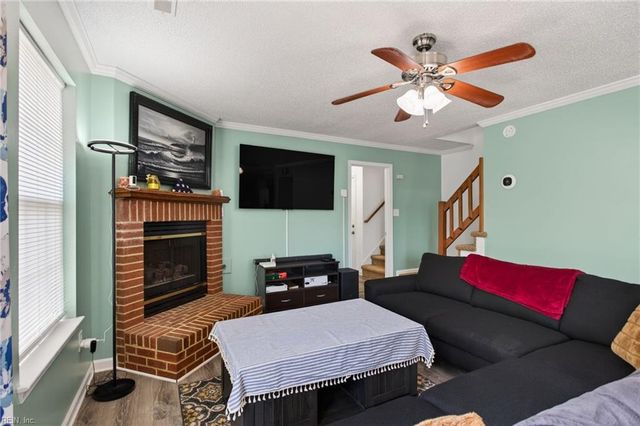 103 Kathleen PL, Yorktown, VA 23693