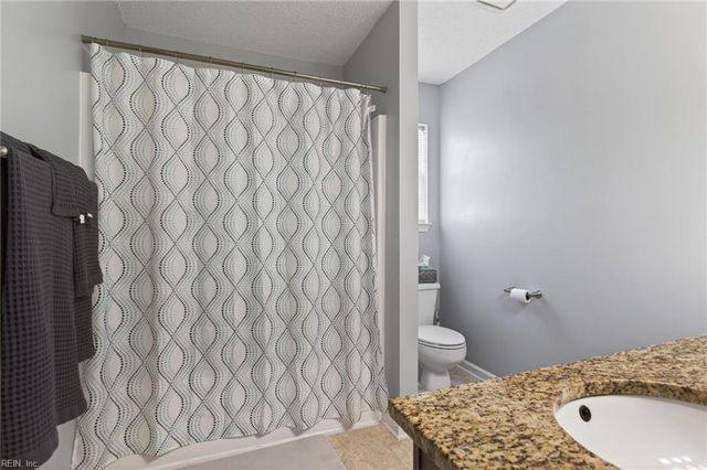 103 Kathleen PL, Yorktown, VA 23693