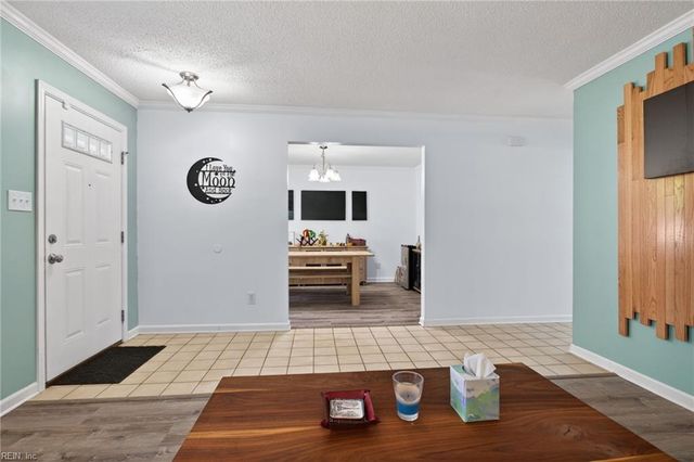 103 Kathleen PL, Yorktown, VA 23693