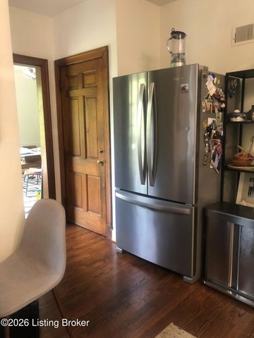11900 Spring Garden Ln, Anchorage, KY 40223