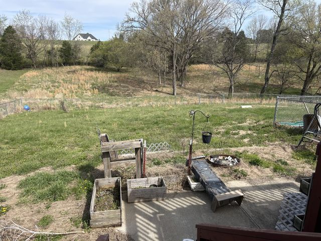 2319 Seven Mile Ferry Rd, Clarksville, TN 37040