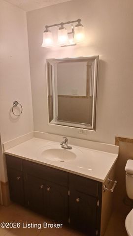 9 Dupont Way APT 5, Louisville, KY 40207