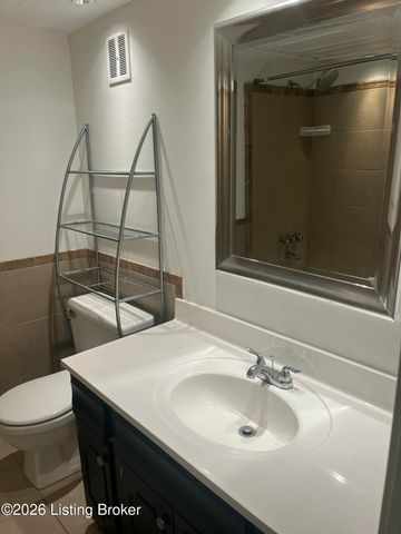 9 Dupont Way APT 5, Louisville, KY 40207