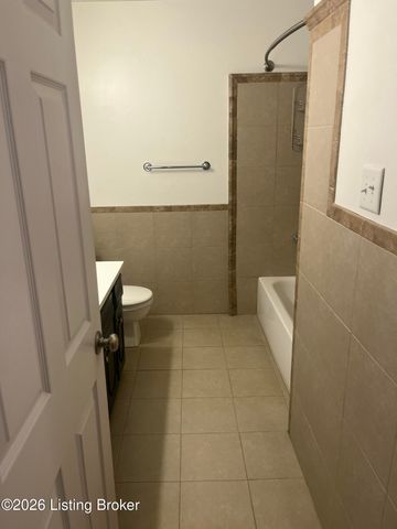 9 Dupont Way APT 5, Louisville, KY 40207