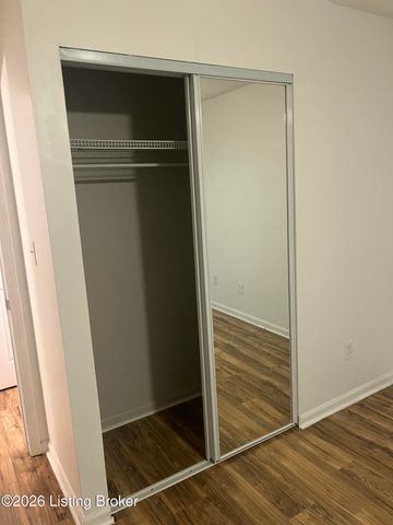 9 Dupont Way APT 5, Louisville, KY 40207