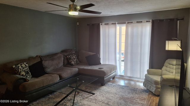 9 Dupont Way APT 5, Louisville, KY 40207