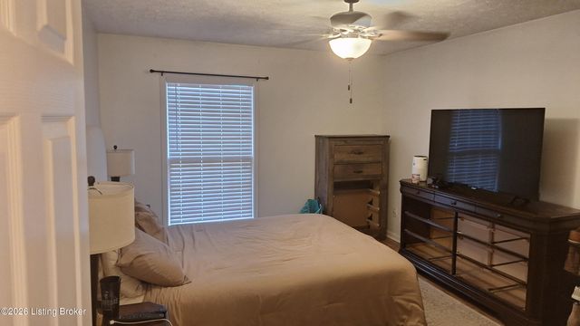 9 Dupont Way APT 5, Louisville, KY 40207