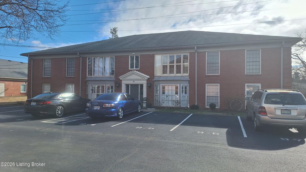 9 Dupont Way APT 5, Louisville, KY 40207