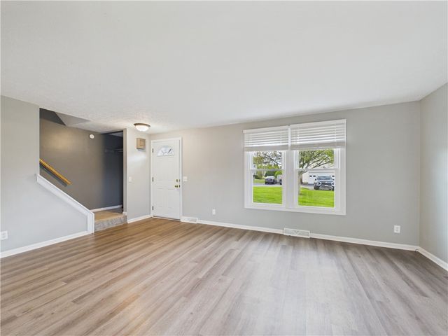 24 Clearfield Drive, Webster, NY 14580