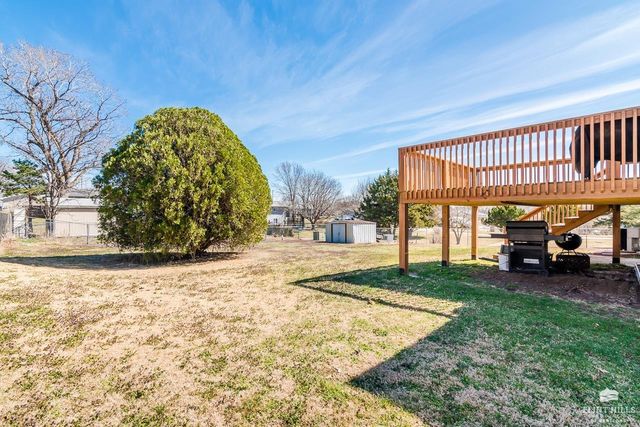 604 Juniper Street, Wakefield, KS 67487