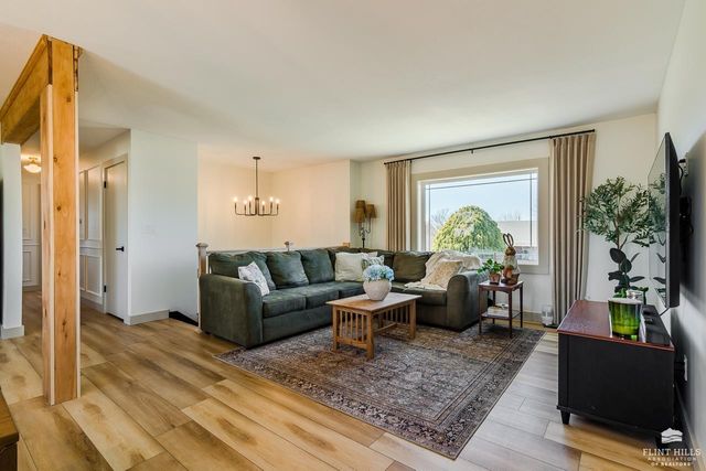 604 Juniper Street, Wakefield, KS 67487