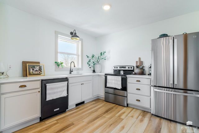 604 Juniper Street, Wakefield, KS 67487