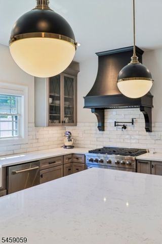 231 Mountain Ave, North Caldwell Boro, NJ 07006