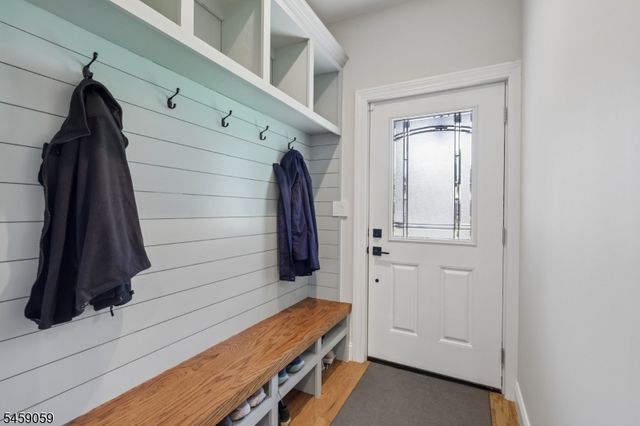 231 Mountain Ave, North Caldwell Boro, NJ 07006