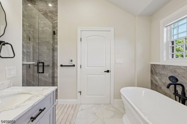231 Mountain Ave, North Caldwell Boro, NJ 07006