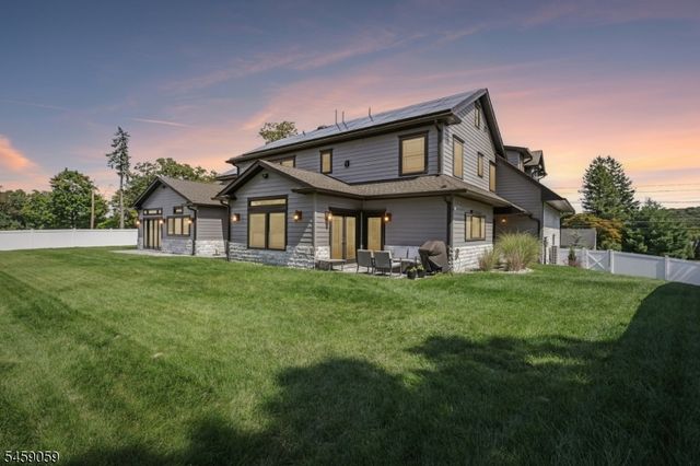 231 Mountain Ave, North Caldwell Boro, NJ 07006