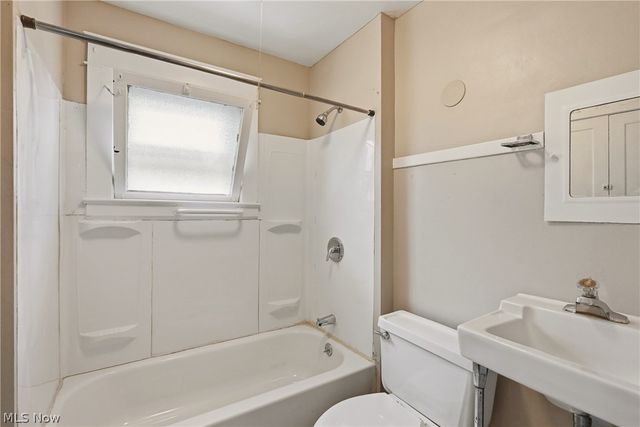 515 E 143rd Street Upstairs, Cleveland, OH 44110