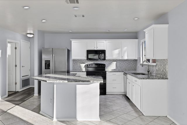 8672 Boswell Meadows Drive, Fort Worth, TX 76179