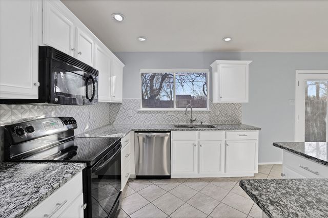 8672 Boswell Meadows Drive, Fort Worth, TX 76179