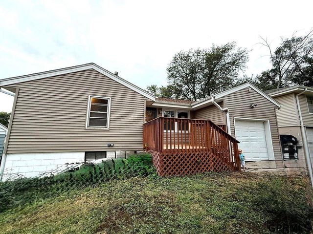 5721 Manderson Street, Omaha, NE 68104