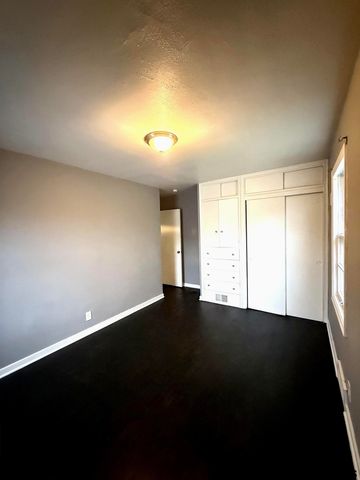 5721 Manderson Street, Omaha, NE 68104