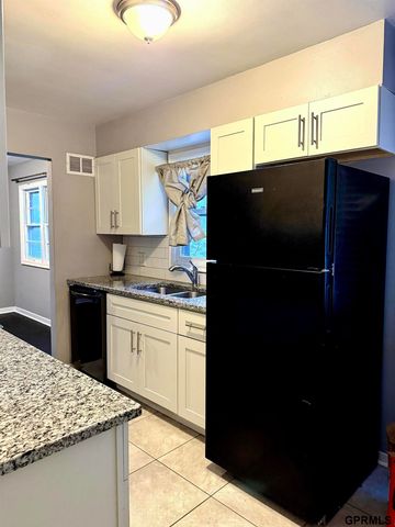 5721 Manderson Street, Omaha, NE 68104