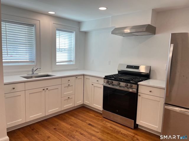 446 Old Stratfield Road, Fairfield, CT 06825