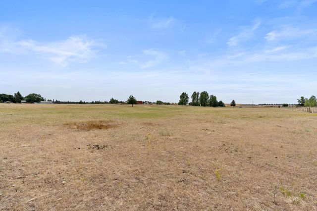 15906 W Deno Rd, Medical Lake, WA 99022