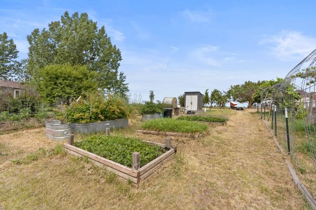 15906 W Deno Rd, Medical Lake, WA 99022