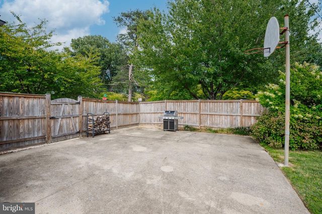 104 WILLIAMSBURG DR, Silver Spring, MD 20901