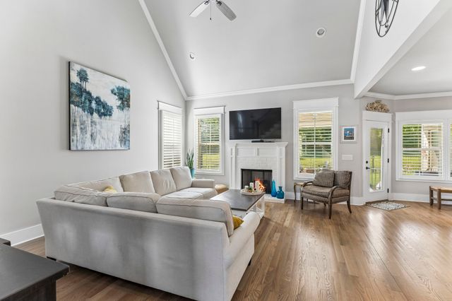 1019 Gadwall Ln, Spring Hill, TN 37174
