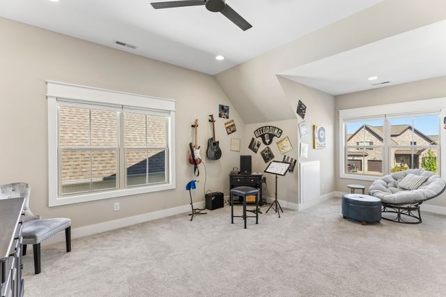 1019 Gadwall Ln, Spring Hill, TN 37174