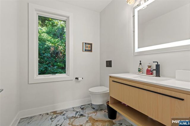 367 Park Avenue, Weehawken, NJ 07086