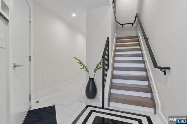 367 Park Avenue, Weehawken, NJ 07086