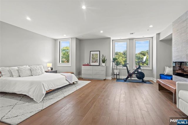 367 Park Avenue, Weehawken, NJ 07086